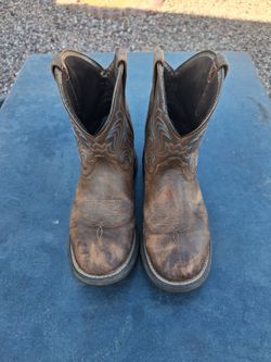 Womens cowgirl boots size 7.5