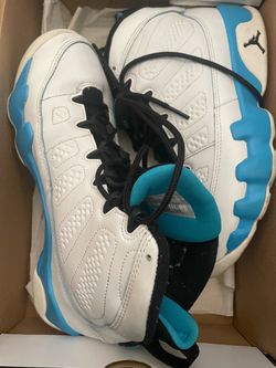 Retro 9 Powder Blue