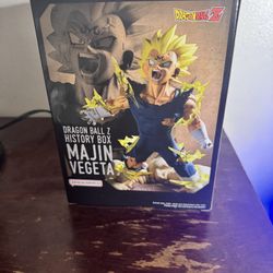 Magic Vegeta Figure