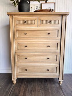 Beautiful Pottery Barn Dresser