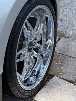 Like-new chrome rims