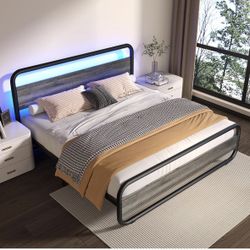 King bed frame - New