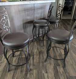 Set of 4 Metal Swivel Bar Stools