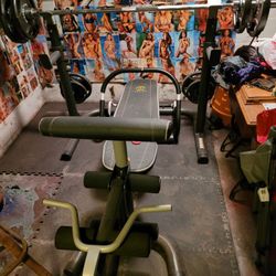 Golds Gym Bench And Wieghts