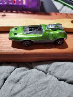 Hotwheels peeping bomb with working headlight assembly