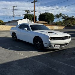 2016 Challenger Sxt
