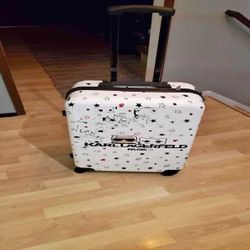 great need Tough Travel Cases Ready for Any Journey
