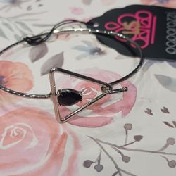 NEW paparazzi silver dangle bracelet black stone in triangle