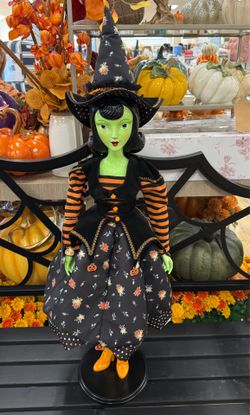 BELLA LUX LARGE BEAUTIFUL STANDING WITCH