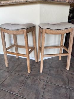 New Out of Box - Maven Lane Adrien 31" Backless Saddle Bar Stool - Weathered Oak & grey Fabric (Set)