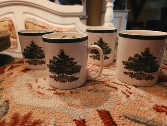 Vintage Spode Classic Christmas Tree Mug Set of (4). Made In England.
