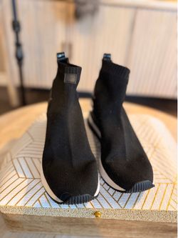 Michael Kors Skyler Black Stretch Knit Sock Booties – Size 8.5 – Worn ONCE, LIKE NEW! 💎