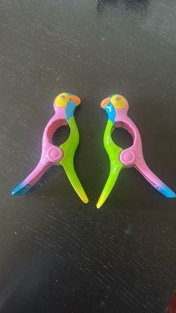 Parrot-Shaped Beach Towel Clips Set of 2