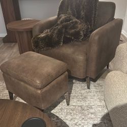 Faux Leather Chair With Foot Rest 