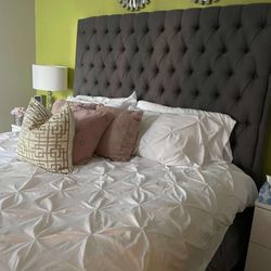 King Size Bed Complete With Box  Like New Super Comfortable 