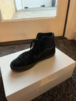 Black Vans size 6