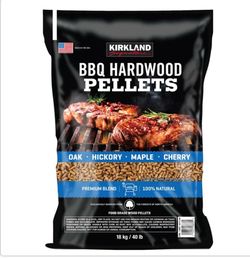 Kirkland Signature Premium Blend BBQ Hardwood Pellets, 40 lb