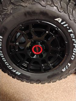 4 Toyota Trd Pro style 17x8 with BFGoodrich k02 LT265/70R17