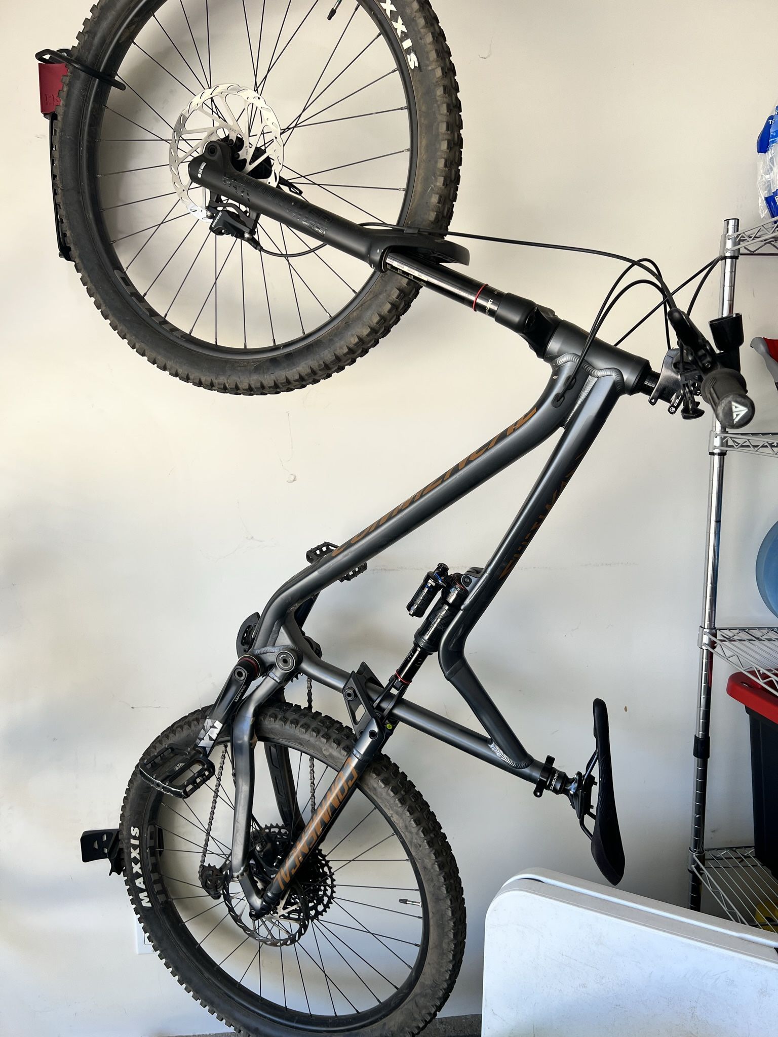 Commencal Meta AM Mountain Bike