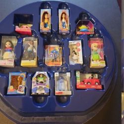 N. Peoria Disney Store Mini Brands Collectors Case  13 Figures Please Read Description For Pick Up Location Options