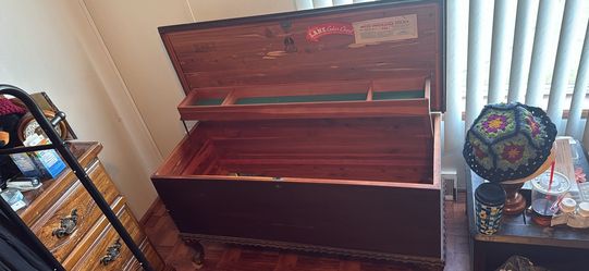 Vintage Lane cedar chest