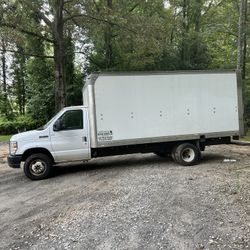 2018 17 Ft Box Truck