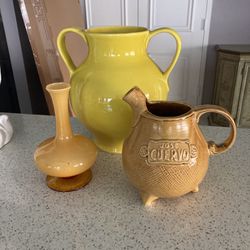 3 Vases/pitchers