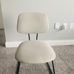 2 White Chair 