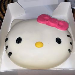 Breakable Hello Kitty 