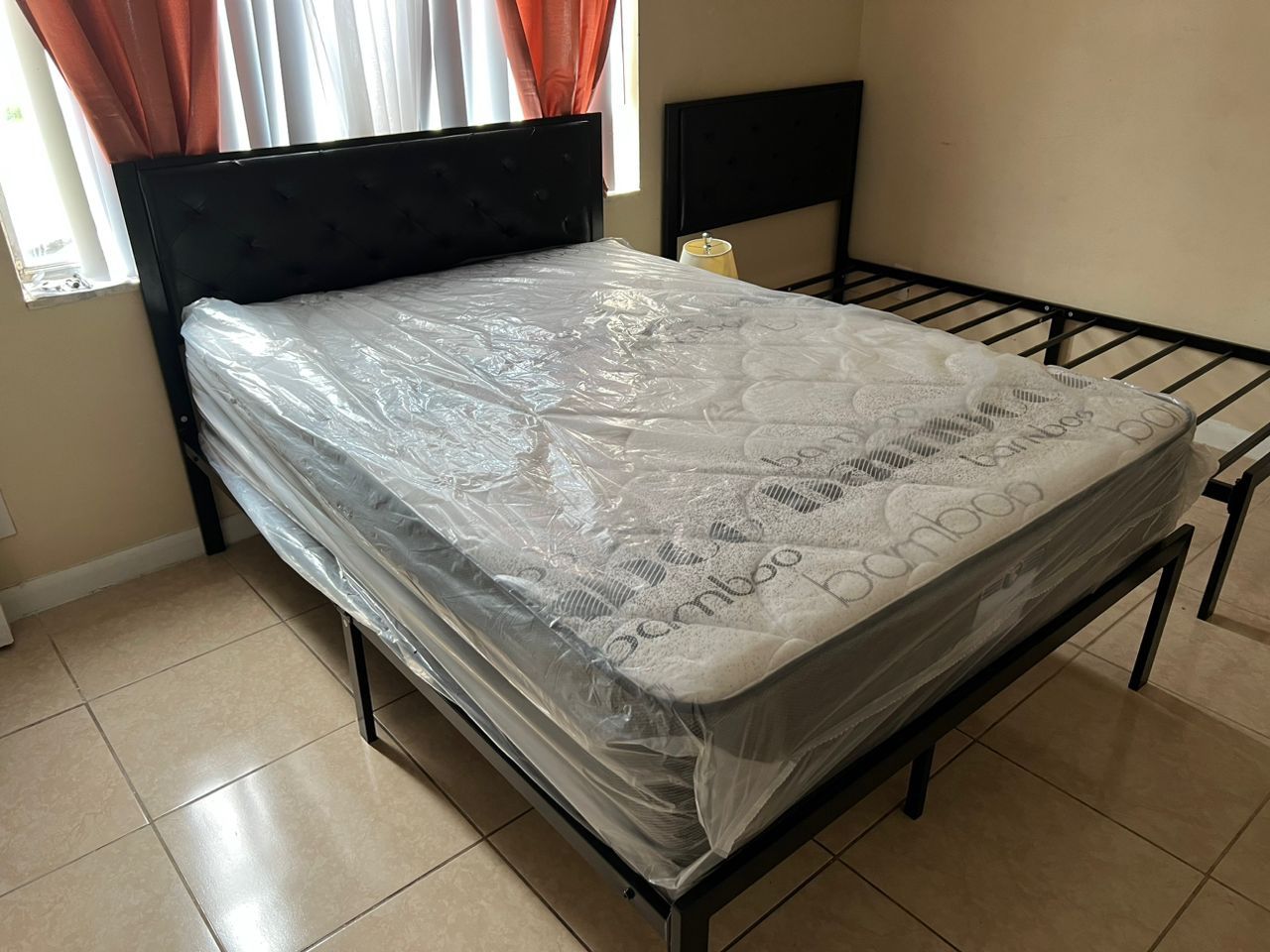 NEW MATTRESS QUEEN SIZE PLUSH WITH BOX SPRING