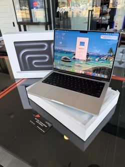 14” MacBook Pro M5 Chip 16GB Ram 512SSD! AppleCare+ Until Dec 20th, 2028! 2 battery cycles!