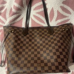 Louis Vuitton Neverfull MM Tote Bag