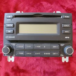 Hyundai Elantra OEM Radio And Trim
