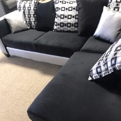 Living Room New Couch And pillows