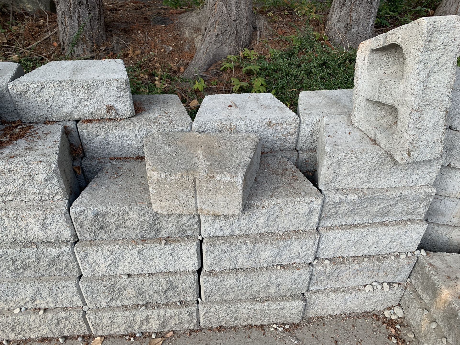 Retaining Wall Blocks for Sale in Lacey, WA OfferUp