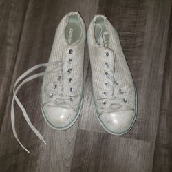 Free Converse (Mens 5. Fits Like A Womens 8)