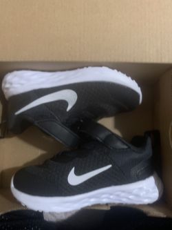 Nike Revolution 