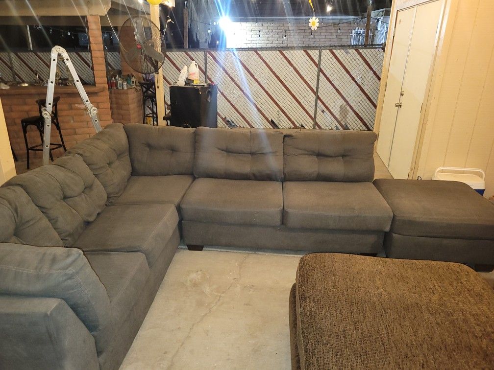 Beautiful L Shape Sectional With Ottoman