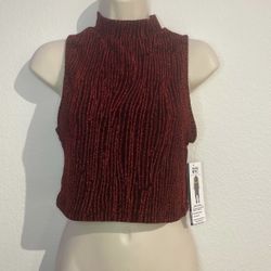 Madden NYC Women’s Shimmering Mock Neck Top Size small.    (AI)