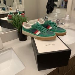 Rare Green Gucci SS stripe leather low. Size 11 US