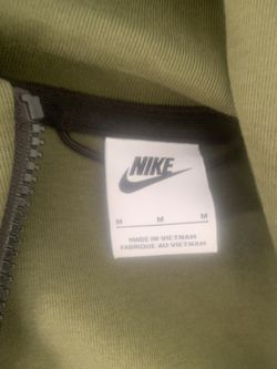 Nike Tech Size M
