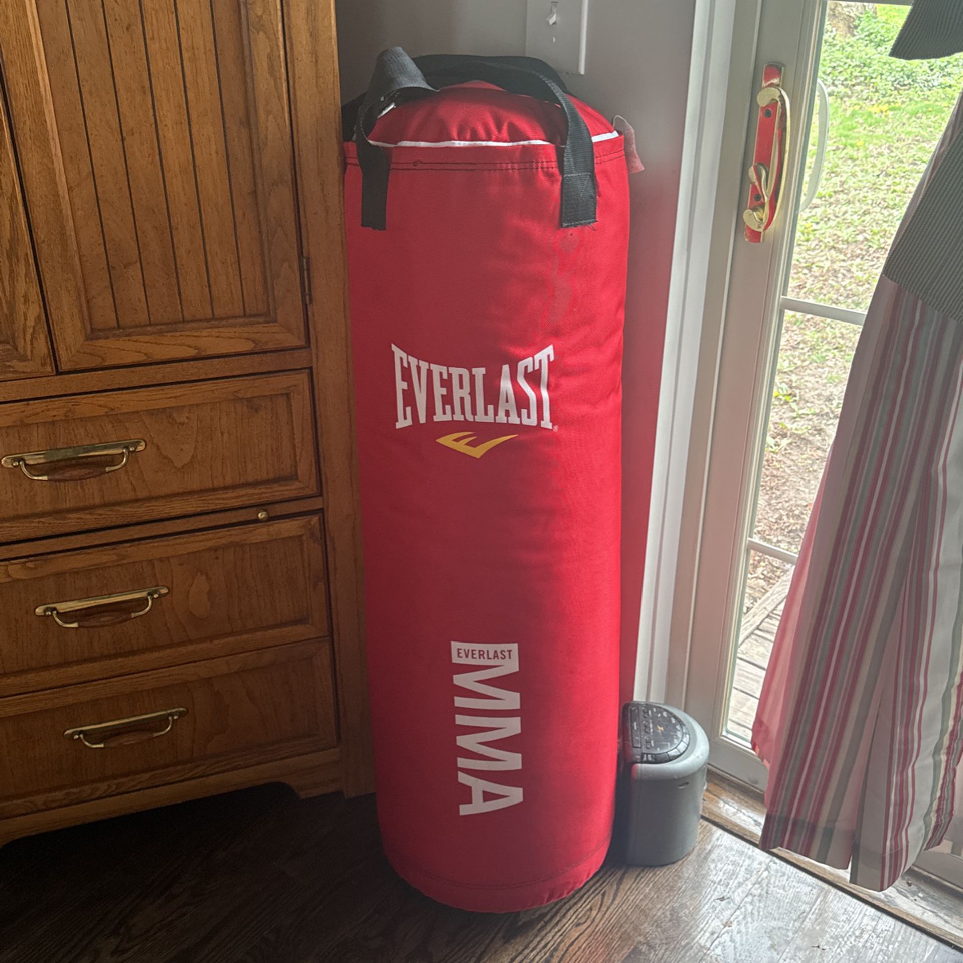 Everlast MMA Punching Bag 70 Lb