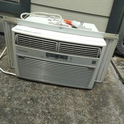 AC Window Unit /Refrigerator 