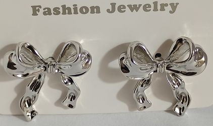 Silver Bow Earrings