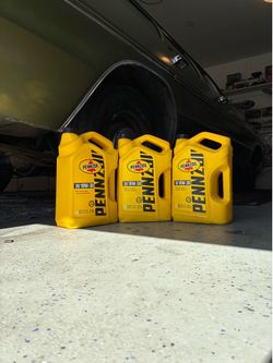 Pennzoil SAE 10W-30 motor oil