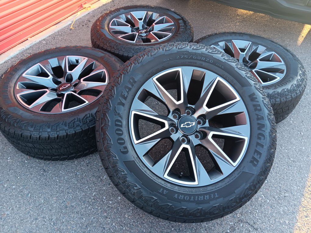 2024 OEM GMC TIRES AND WHEELS CHEVY TAHOE RST TIRES GOODYEAR ALL-TERRAIN 98 % HAVE TPMS SENSORS DOT 2223 $ 1650