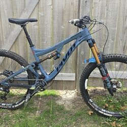 Pivot Mach 6 Carbon 