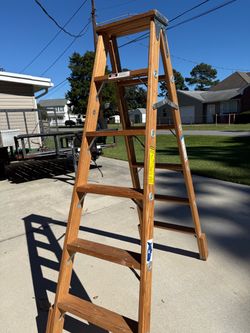 Wooden A-Frame Step Ladder