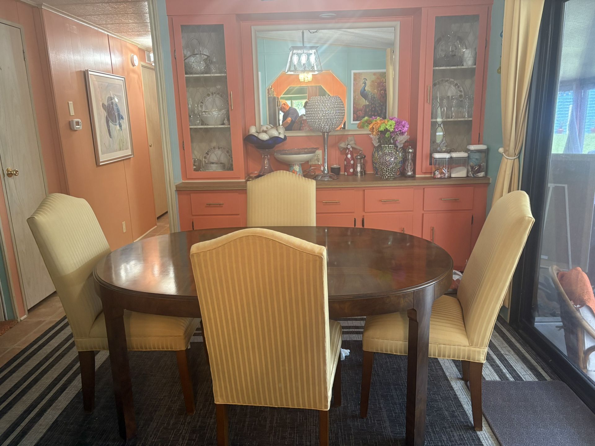Oval dining room set With 4 Chairs
