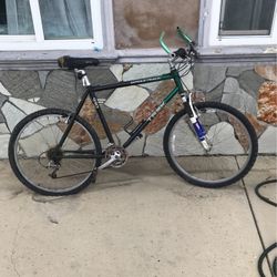 Trek Single track 930 Mountain Bike 